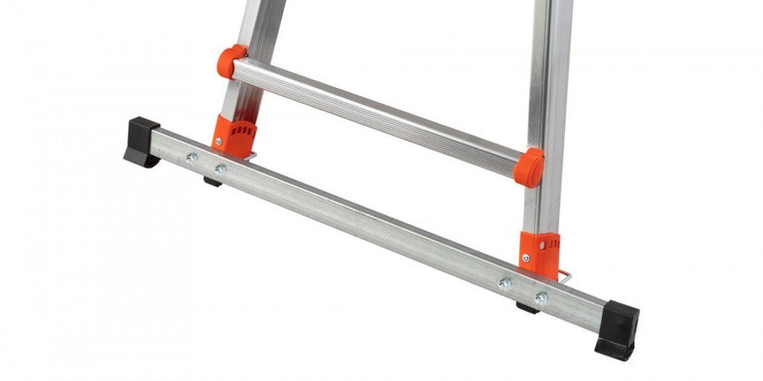Multifunction ladders with stabilizer bar, compliant to EN131-4